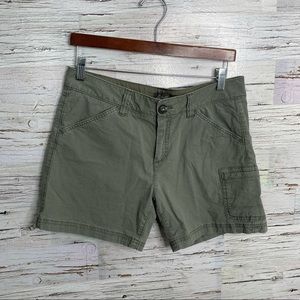 Eddie Bauer green shorts size 8
